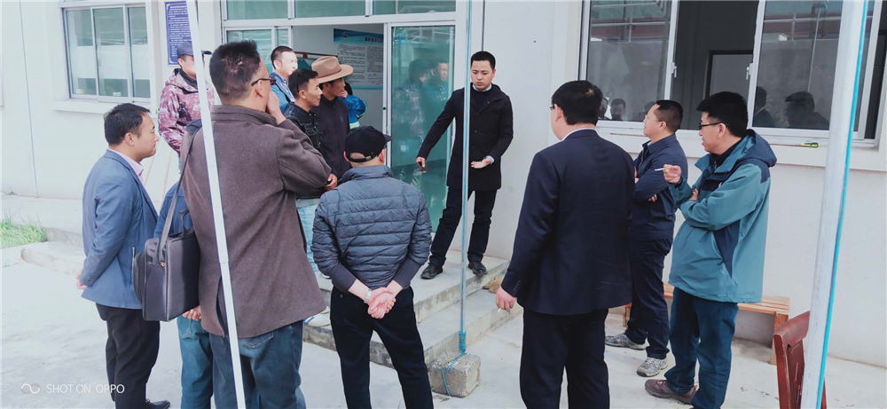 西南督查組在自治區(qū)、日喀則市、吉隆縣、吉隆鎮(zhèn)有關(guān)領(lǐng)導的陪同下對吉隆鎮(zhèn)污水處理廠檢查工作
